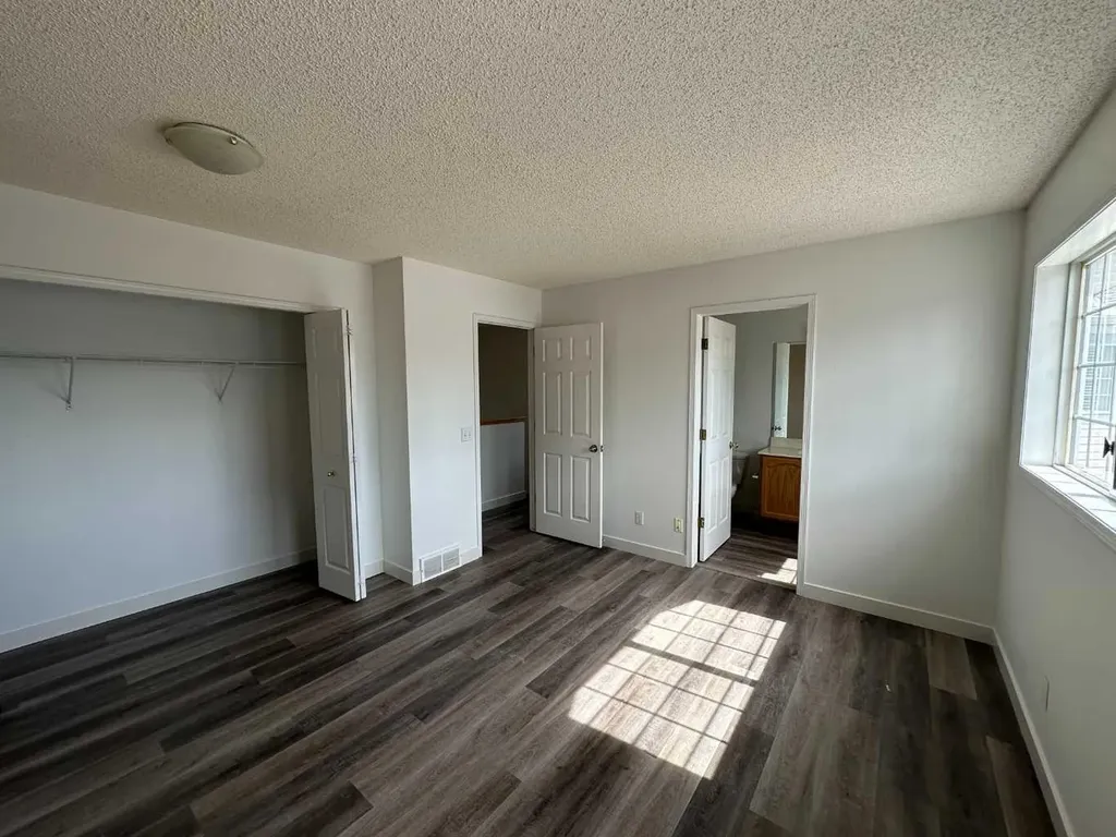 52 Kingsland Court SW Calgary AB T2V0S2