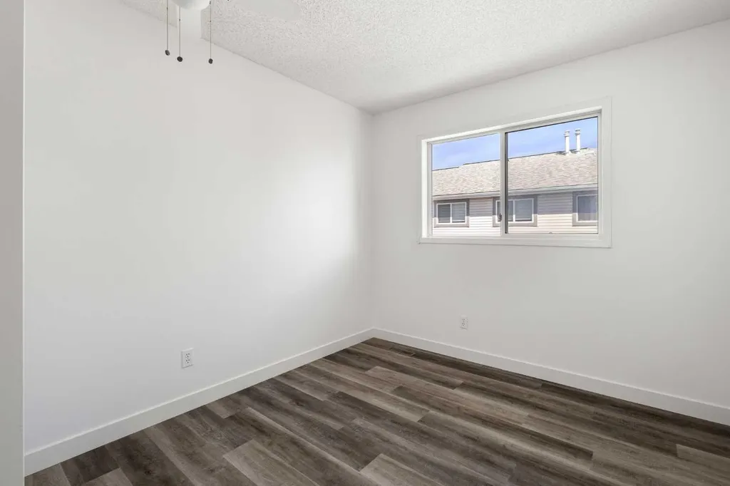 52 Kingsland Court SW Calgary AB T2V0S2