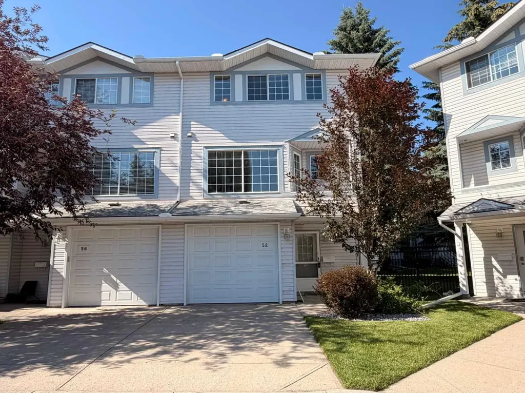52 Kingsland Court SW Calgary AB T2V0S2