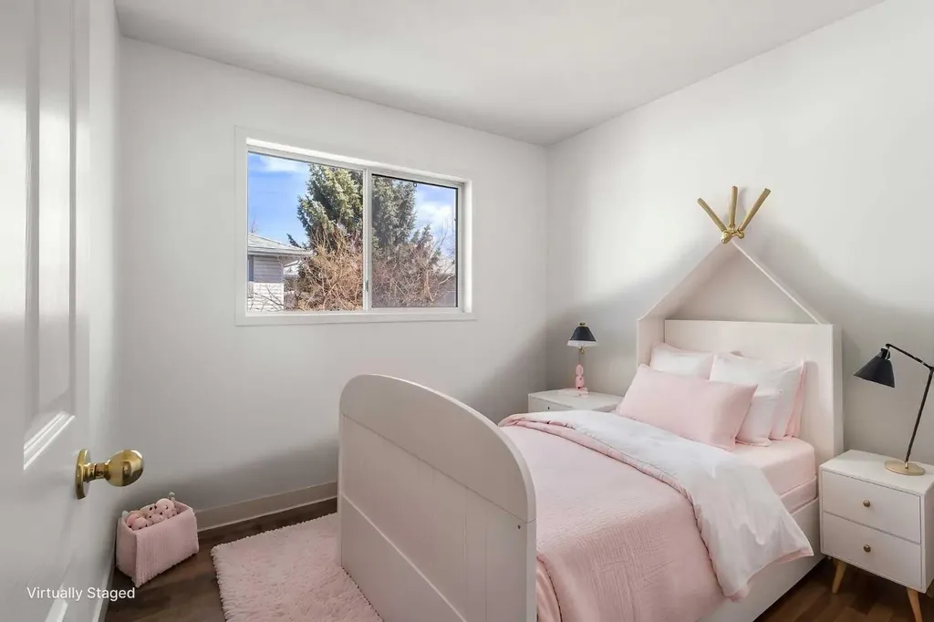 52 Kingsland Court SW Calgary AB T2V0S2