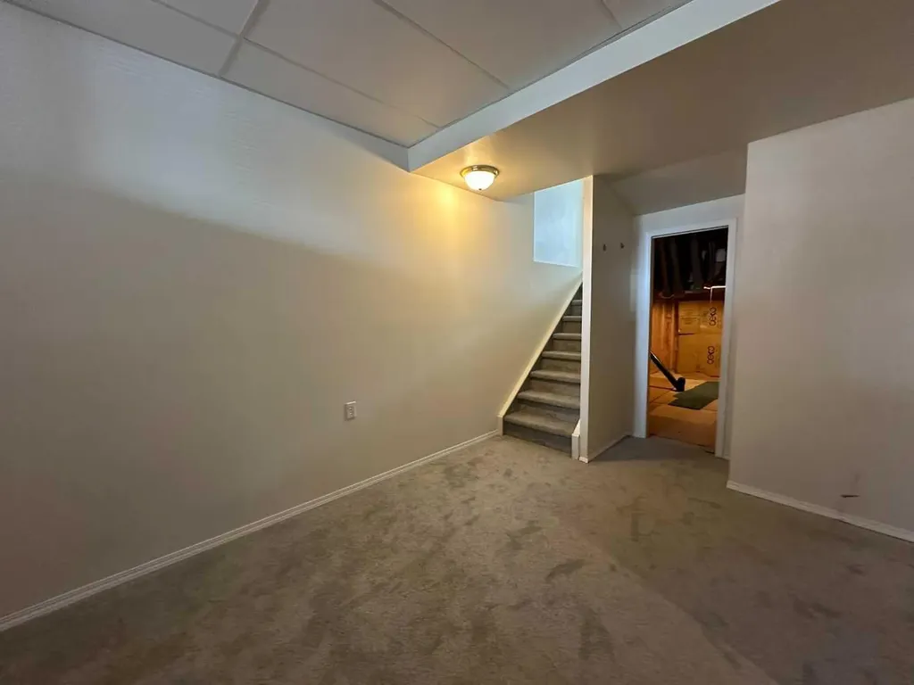 52 Kingsland Court SW Calgary AB T2V0S2
