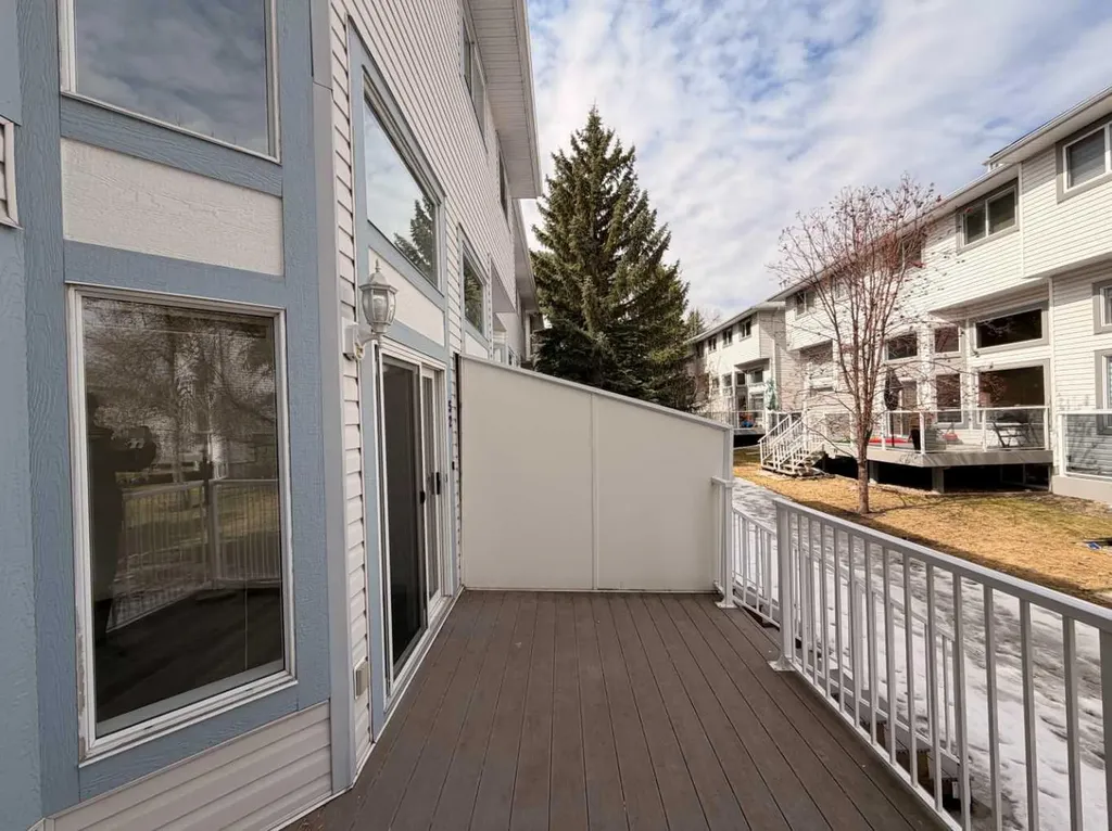 52 Kingsland Court SW Calgary AB T2V0S2