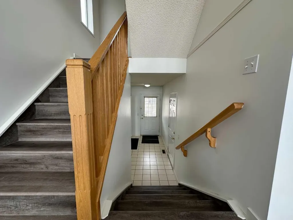 52 Kingsland Court SW Calgary AB T2V0S2