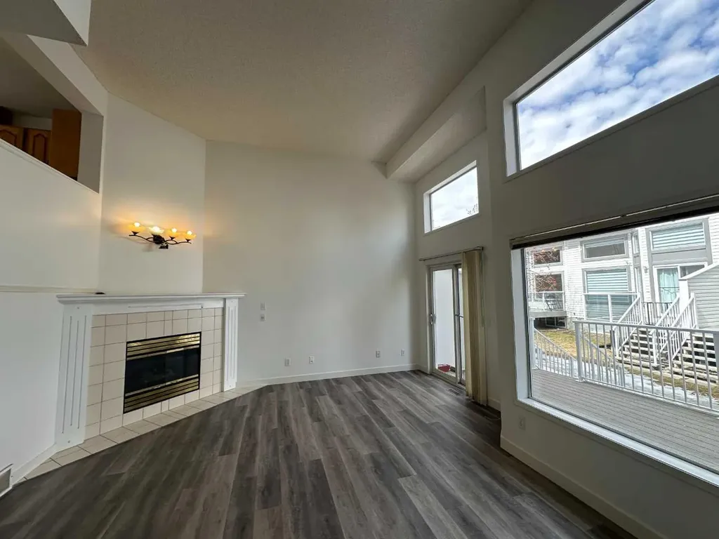 52 Kingsland Court SW Calgary AB T2V0S2