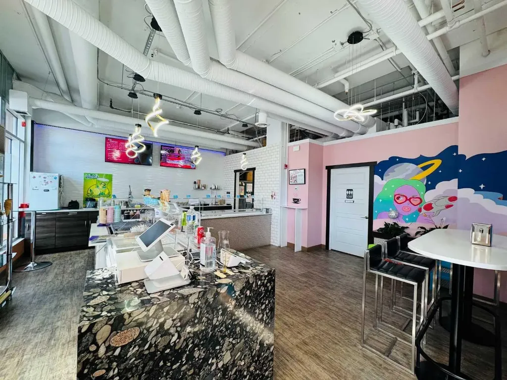 1102 3 Avenue NW Calgary AB T2N 4J3