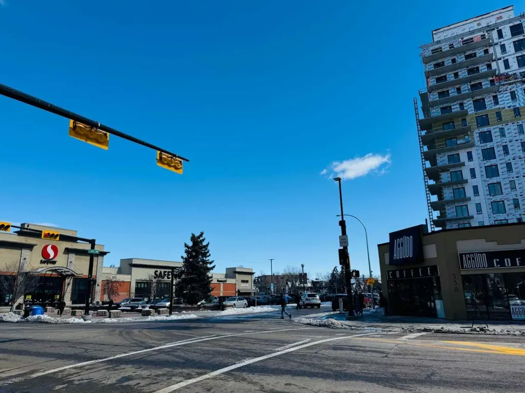 1102 3 Avenue NW Calgary AB T2N 4J3