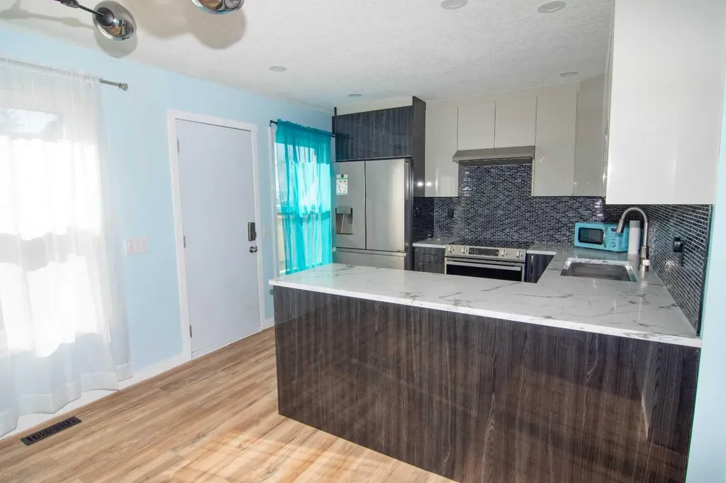 100 Pennsylvania Road SE Calgary AB T2A 4Y8