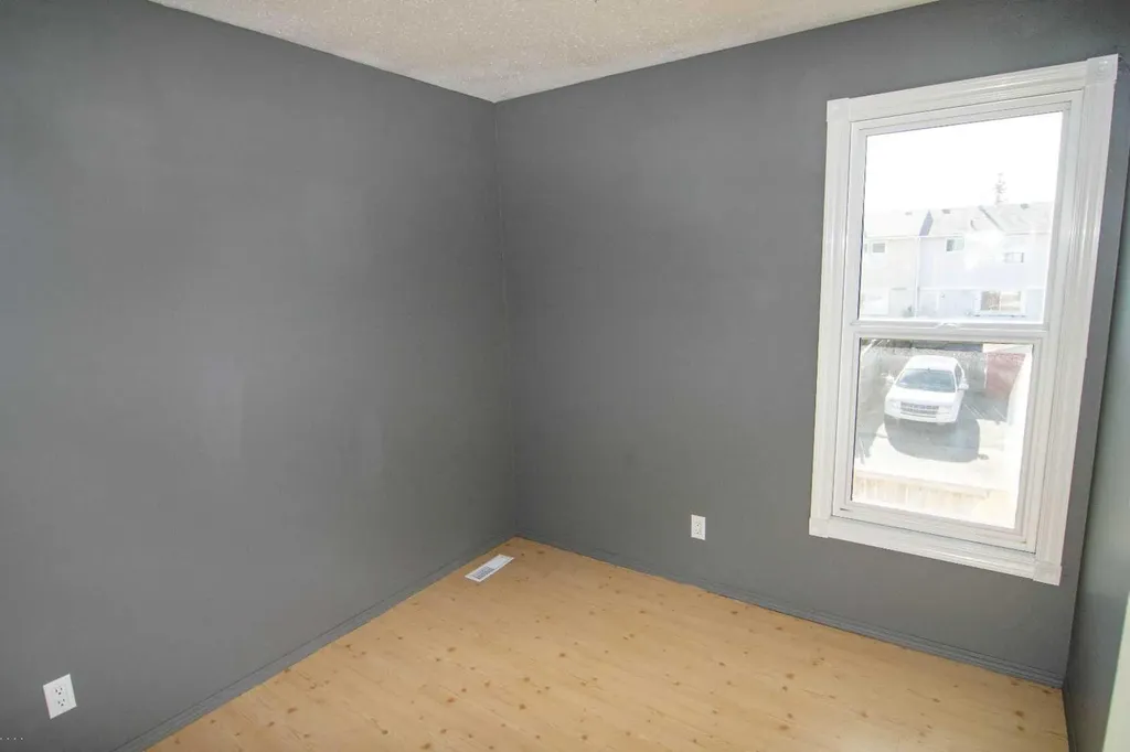 100 Pennsylvania Road SE Calgary AB T2A 4Y8