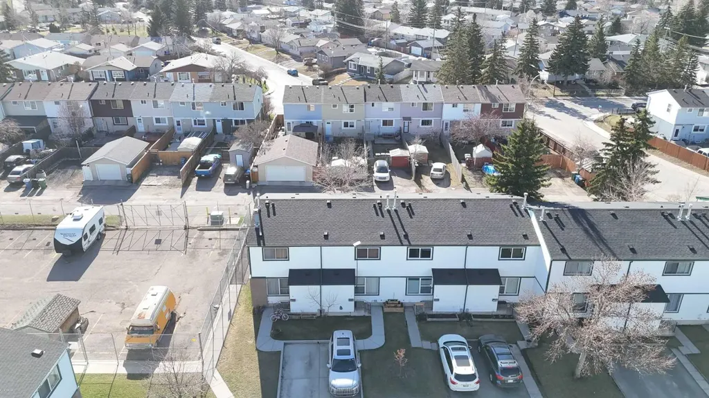 100 Pennsylvania Road SE Calgary AB T2A 4Y8