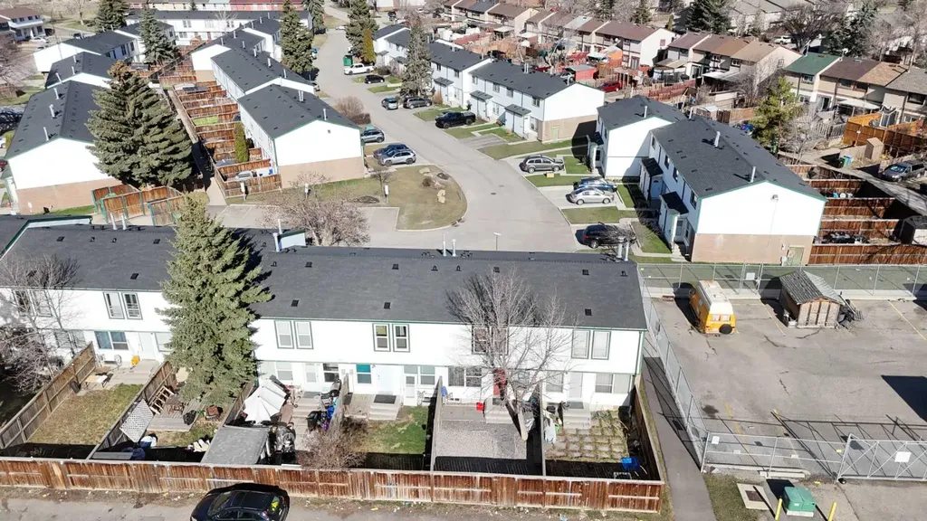 100 Pennsylvania Road SE Calgary AB T2A 4Y8
