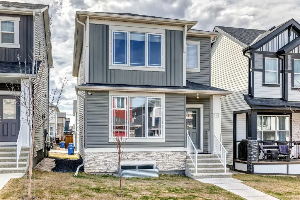121 Ambleside Heath NW Calgary AB T3P1S4