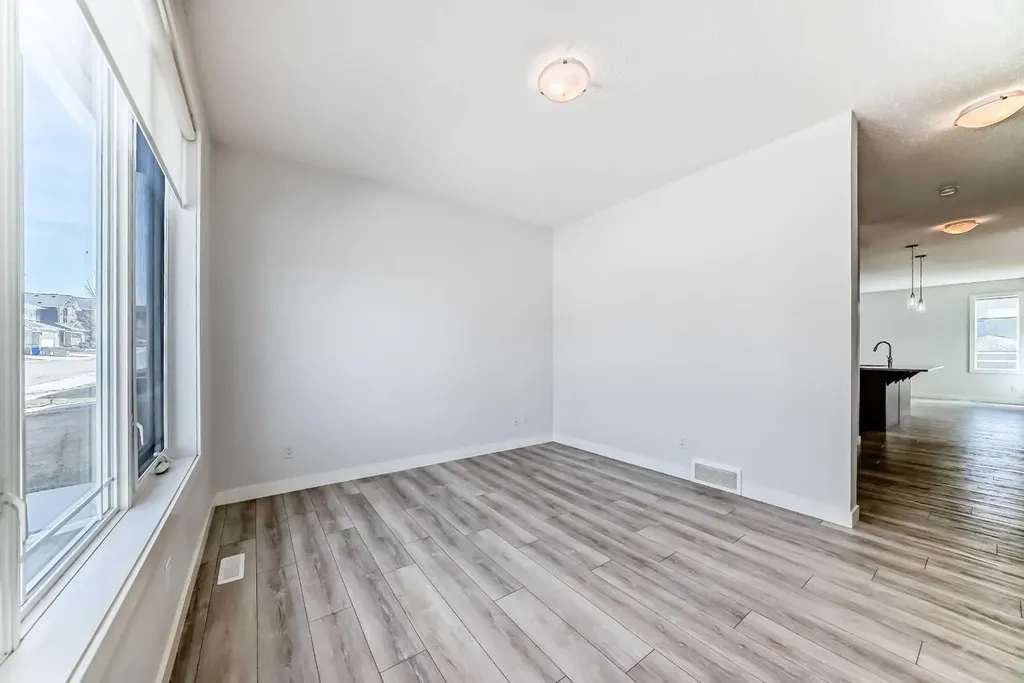 121 Ambleside Heath NW Calgary AB T3P1S4