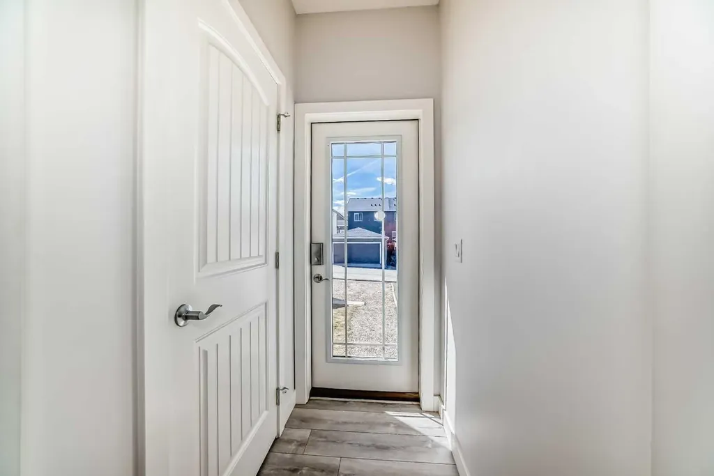 121 Ambleside Heath NW Calgary AB T3P1S4