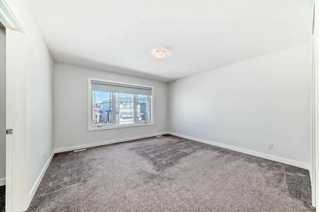 121 Ambleside Heath NW Calgary AB T3P1S4