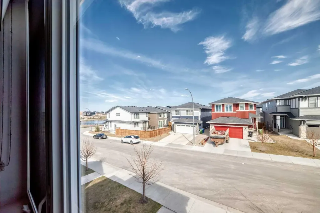 121 Ambleside Heath NW Calgary AB T3P1S4