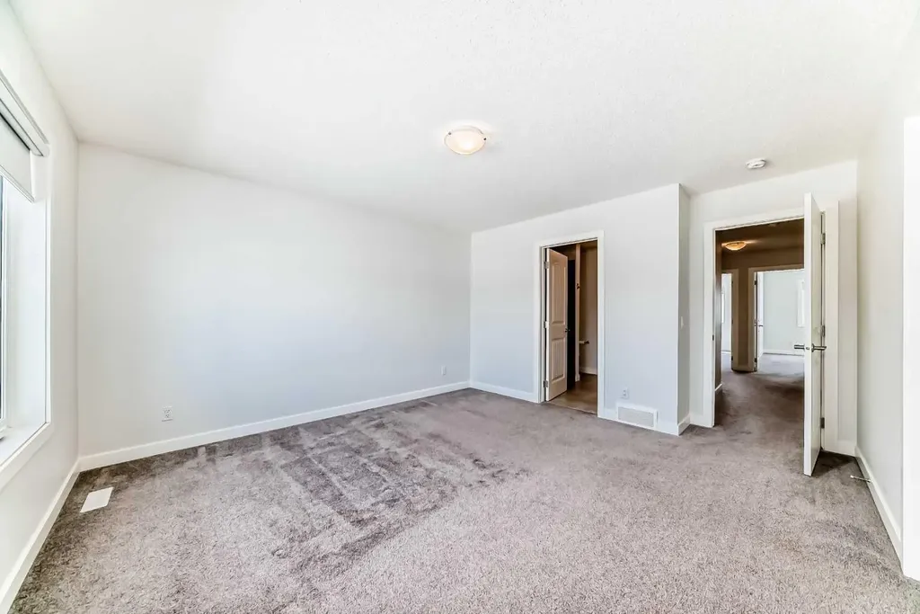 121 Ambleside Heath NW Calgary AB T3P1S4