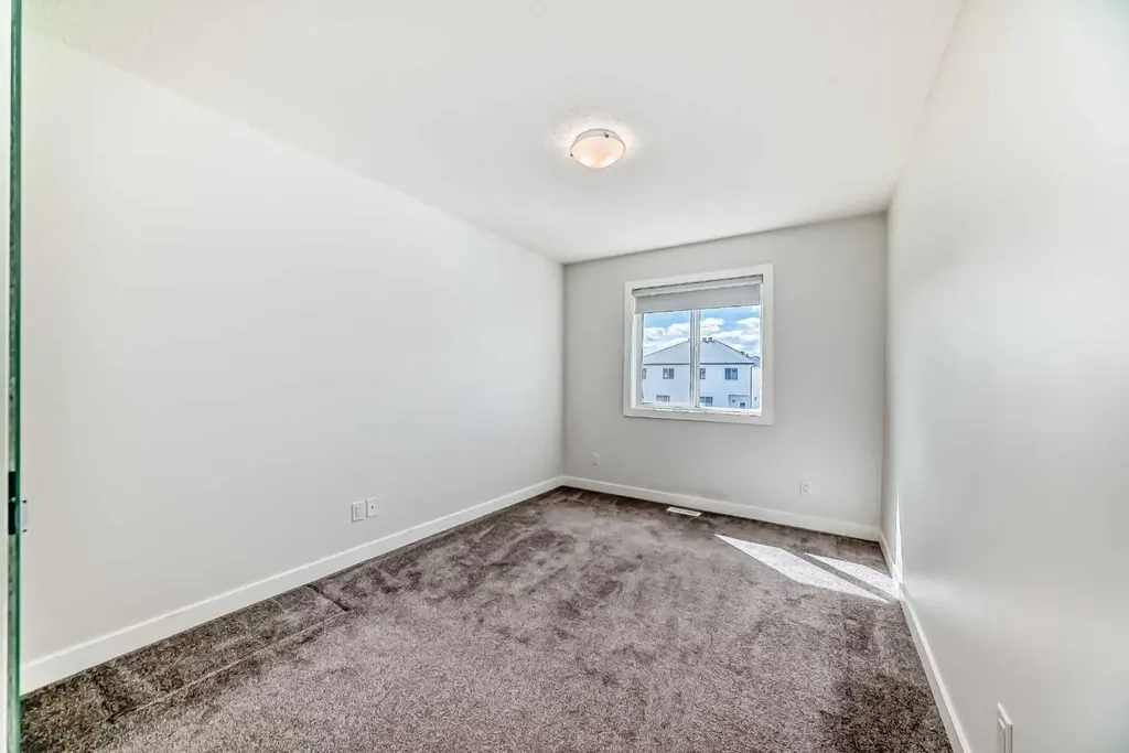 121 Ambleside Heath NW Calgary AB T3P1S4