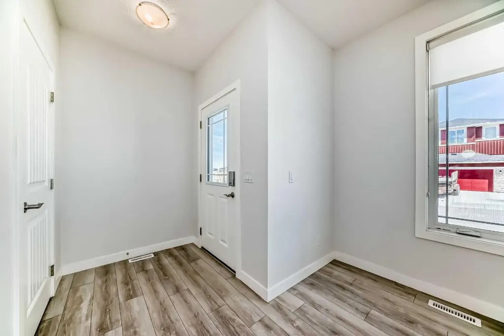 121 Ambleside Heath NW Calgary AB T3P1S4