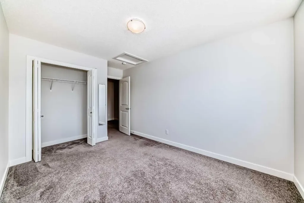 121 Ambleside Heath NW Calgary AB T3P1S4