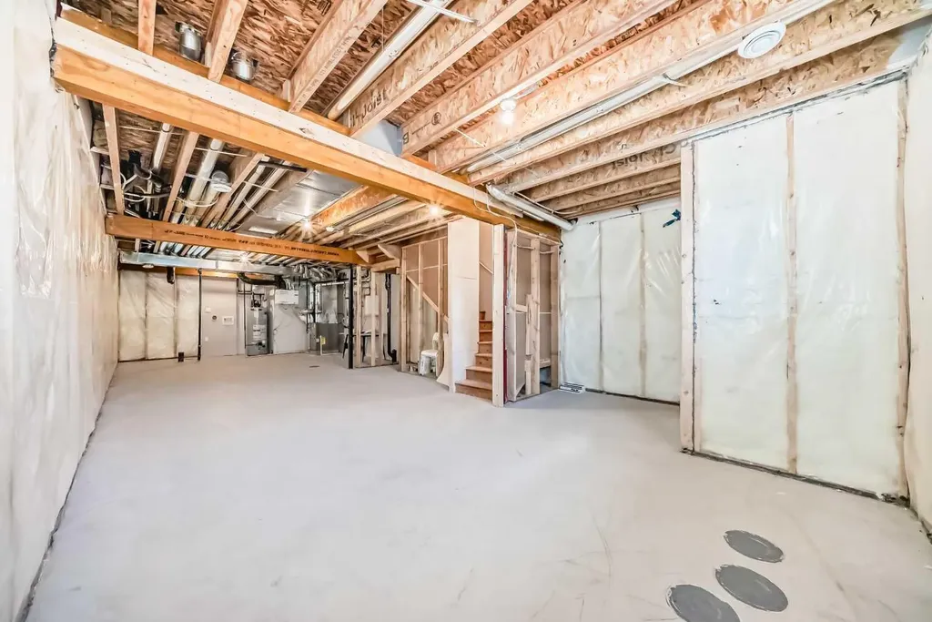 121 Ambleside Heath NW Calgary AB T3P1S4