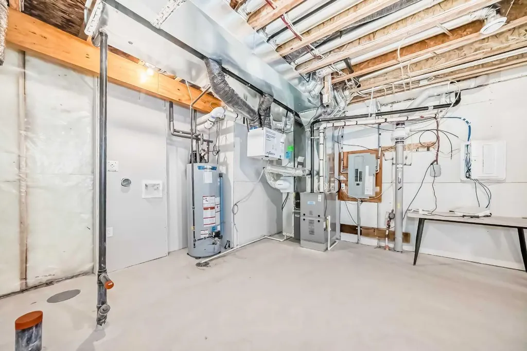 121 Ambleside Heath NW Calgary AB T3P1S4