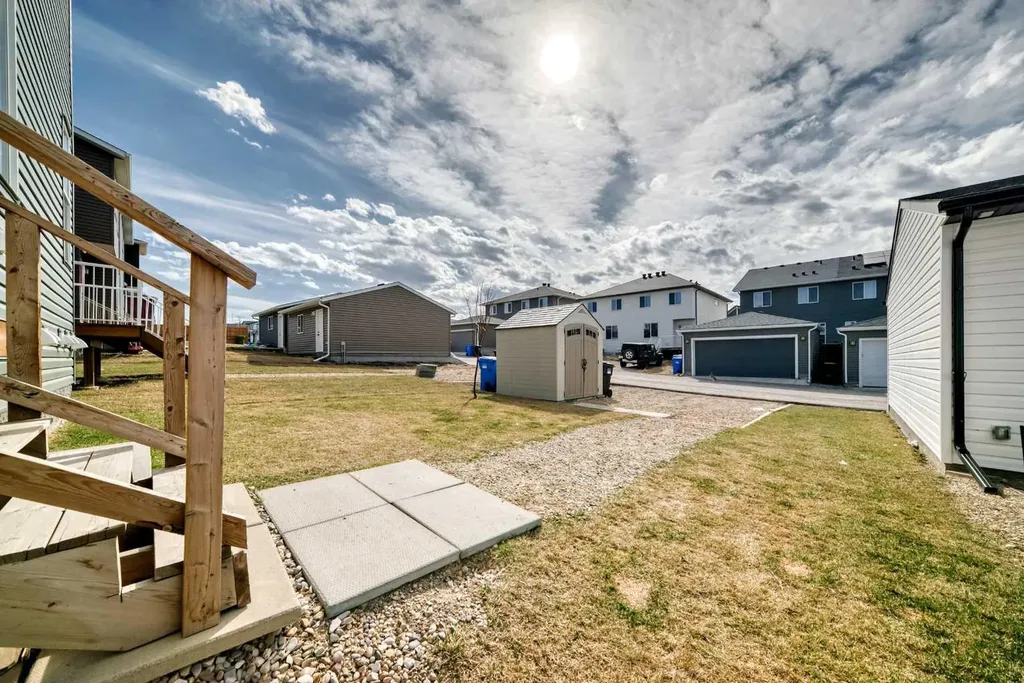 121 Ambleside Heath NW Calgary AB T3P1S4