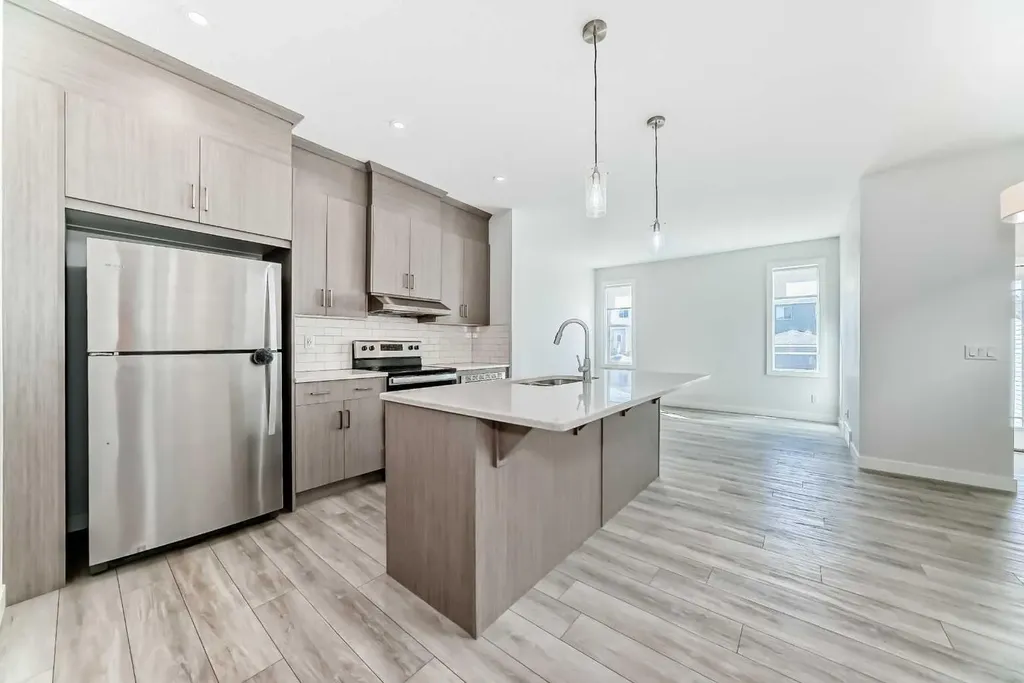 121 Ambleside Heath NW Calgary AB T3P1S4
