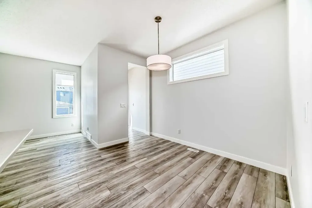 121 Ambleside Heath NW Calgary AB T3P1S4