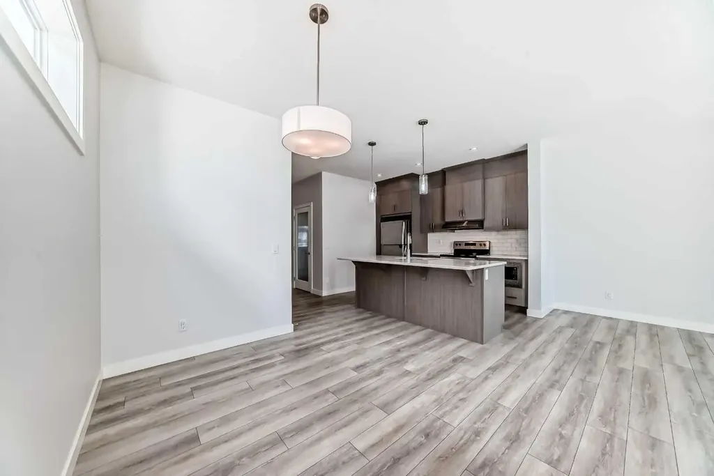 121 Ambleside Heath NW Calgary AB T3P1S4
