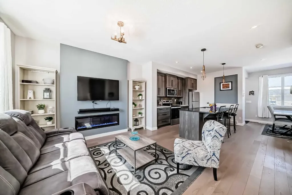 1016 Lanark Boulevard SE Airdrie AB T4A 3L6