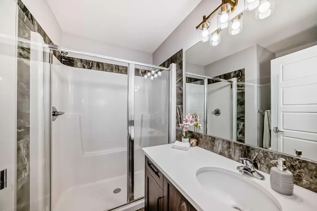 1016 Lanark Boulevard SE Airdrie AB T4A 3L6