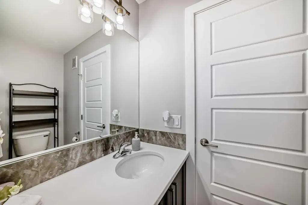 1016 Lanark Boulevard SE Airdrie AB T4A 3L6