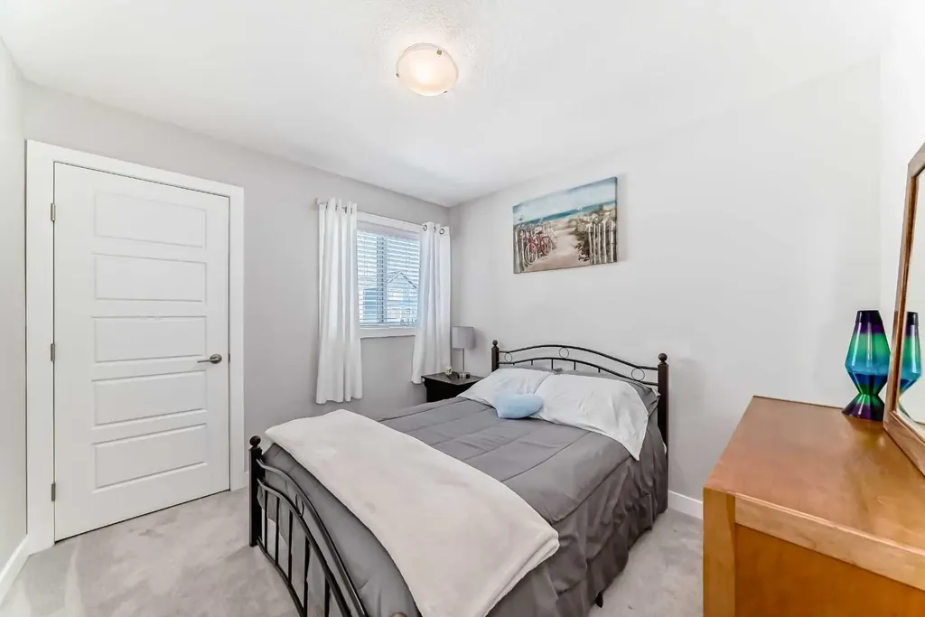 1016 Lanark Boulevard SE Airdrie AB T4A 3L6