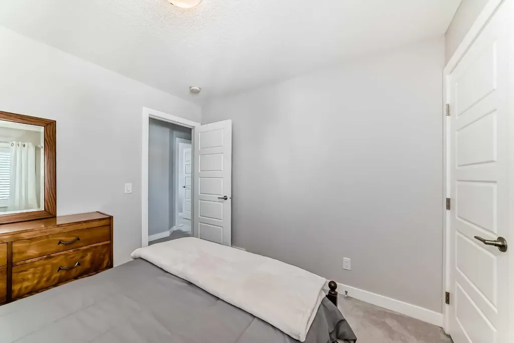 1016 Lanark Boulevard SE Airdrie AB T4A 3L6
