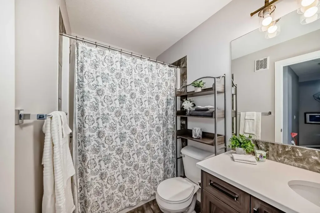 1016 Lanark Boulevard SE Airdrie AB T4A 3L6