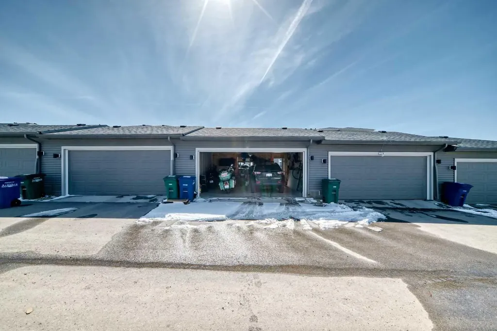 1016 Lanark Boulevard SE Airdrie AB T4A 3L6
