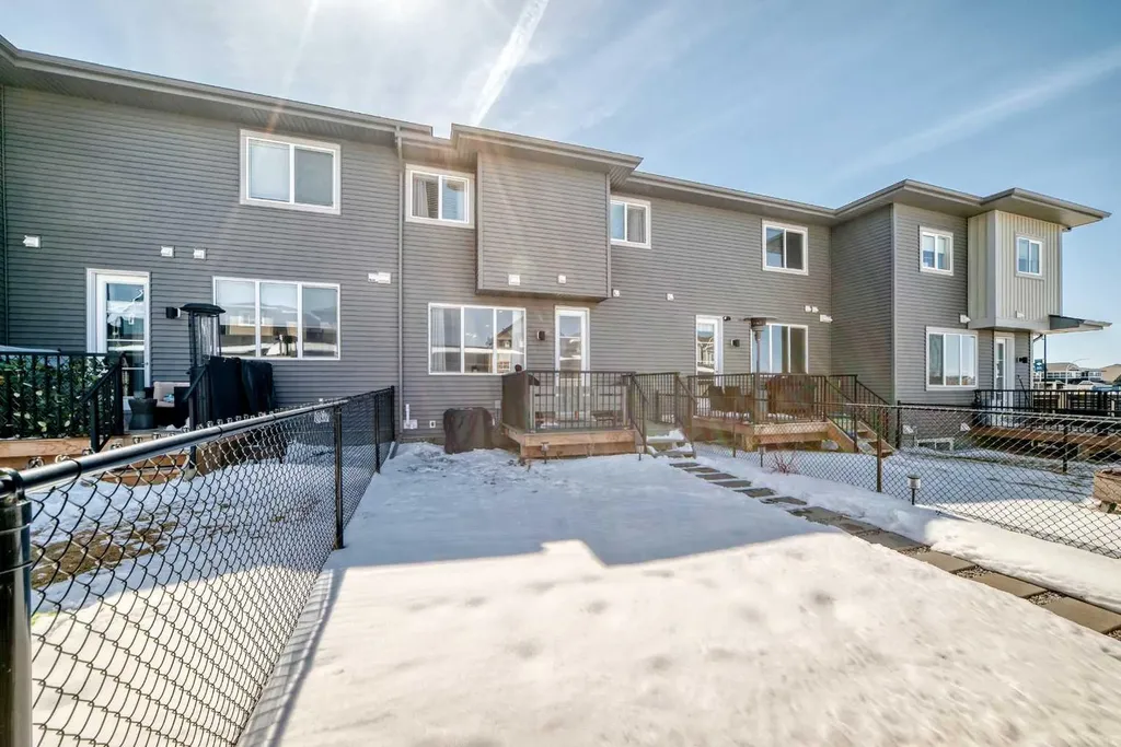 1016 Lanark Boulevard SE Airdrie AB T4A 3L6