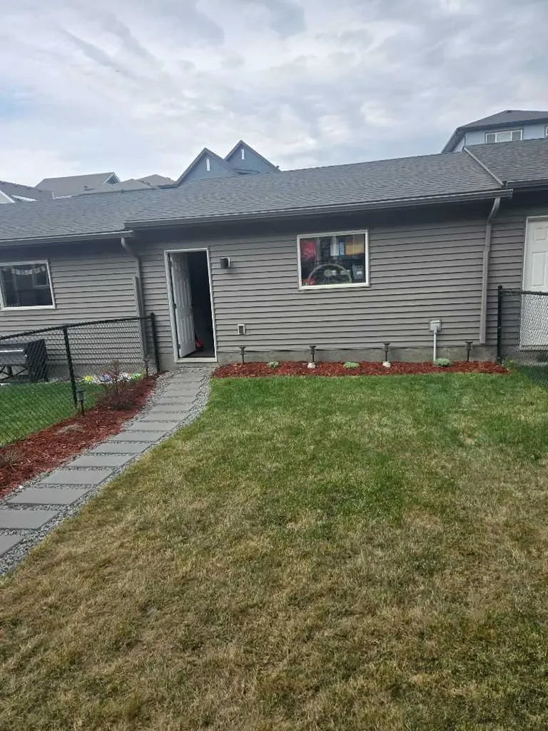1016 Lanark Boulevard SE Airdrie AB T4A 3L6