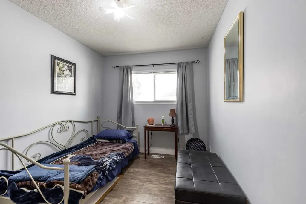 2405 16 Avenue SE Medicine Hat AB T1A 3T5