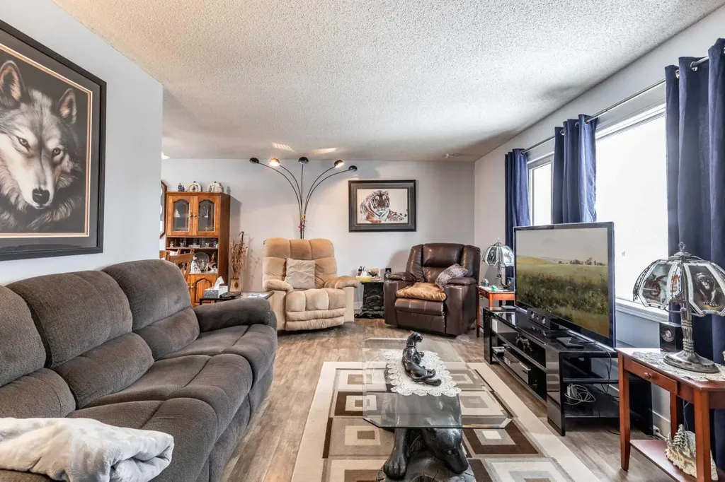 2405 16 Avenue SE Medicine Hat AB T1A 3T5