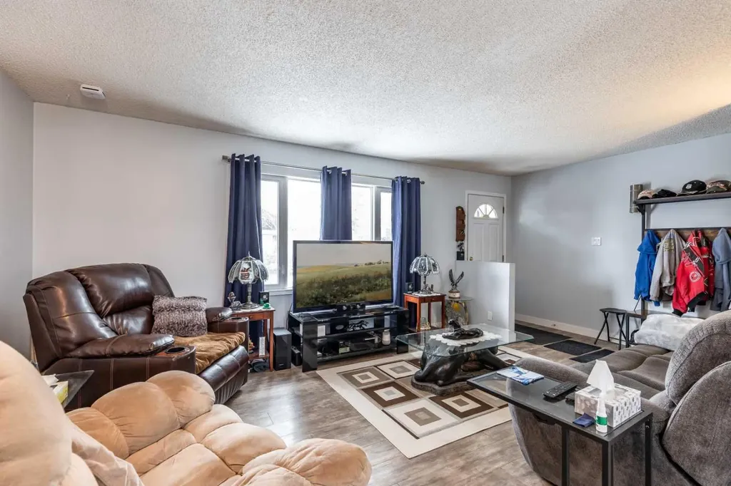 2405 16 Avenue SE Medicine Hat AB T1A 3T5