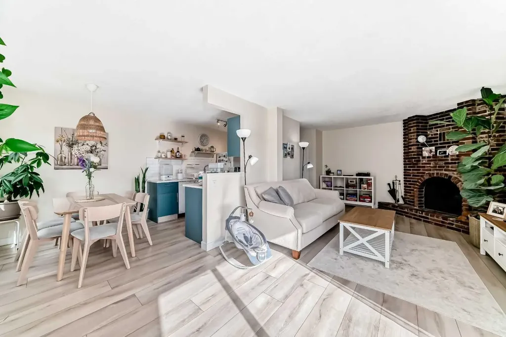 520 Cedar Crescent SW Calgary AB T3C 2Y8
