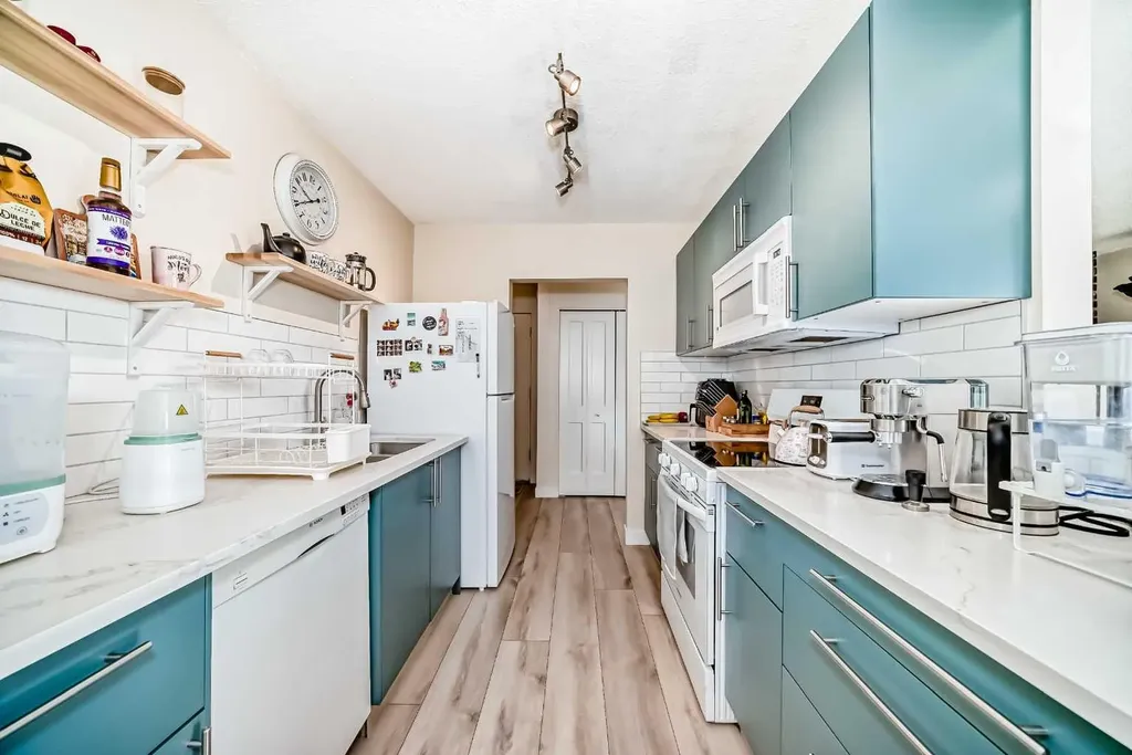 520 Cedar Crescent SW Calgary AB T3C 2Y8