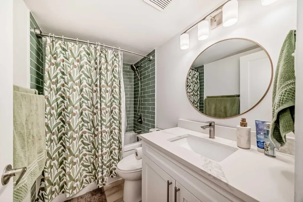 520 Cedar Crescent SW Calgary AB T3C 2Y8