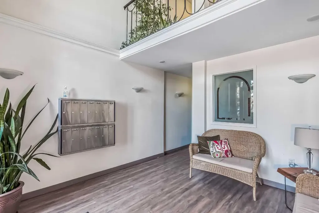 520 Cedar Crescent SW Calgary AB T3C 2Y8