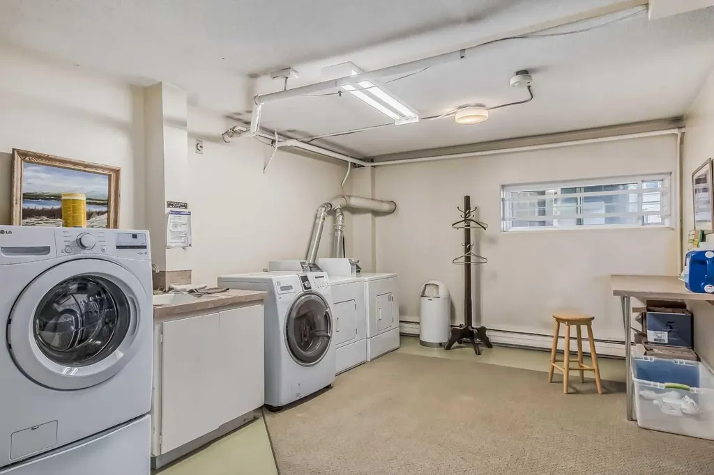 520 Cedar Crescent SW Calgary AB T3C 2Y8