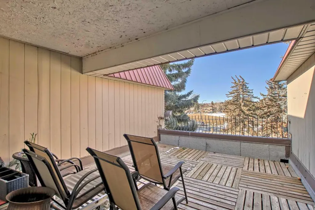 520 Cedar Crescent SW Calgary AB T3C 2Y8