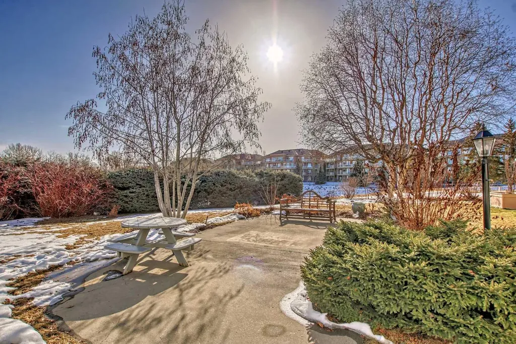 520 Cedar Crescent SW Calgary AB T3C 2Y8