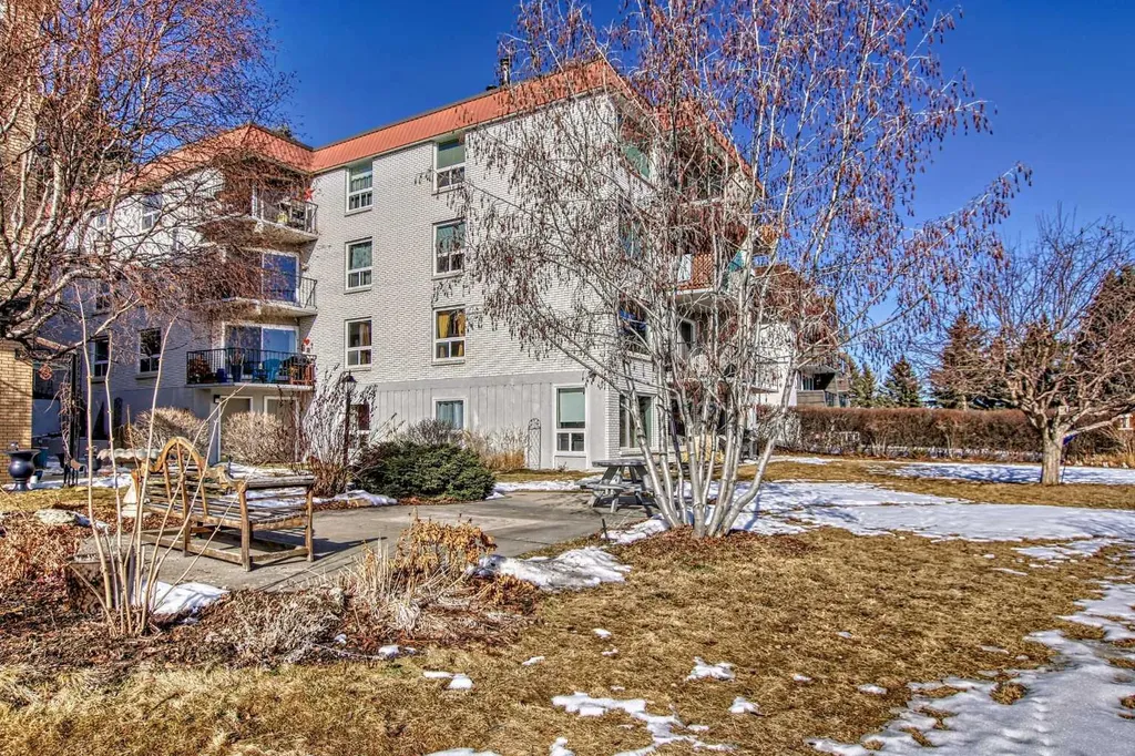 520 Cedar Crescent SW Calgary AB T3C 2Y8