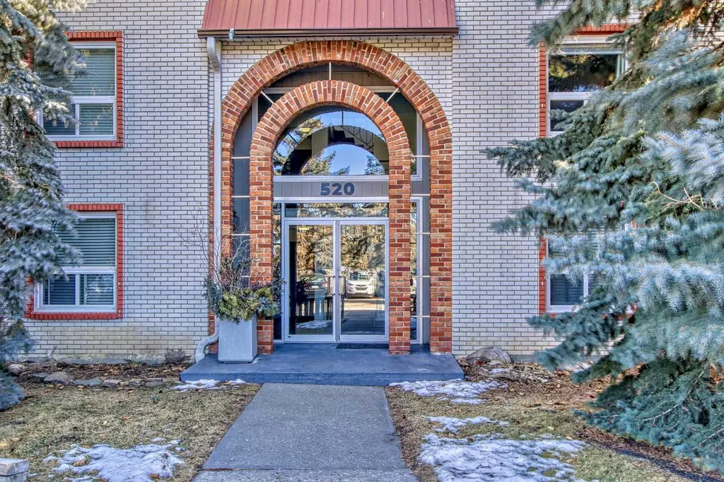 520 Cedar Crescent SW Calgary AB T3C 2Y8